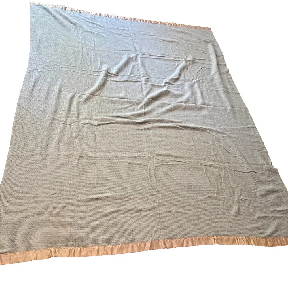 Vintage Blue Waffle Weave Pink Satin Trim Acrylic Blanket 90x70 70s Retro  Cute